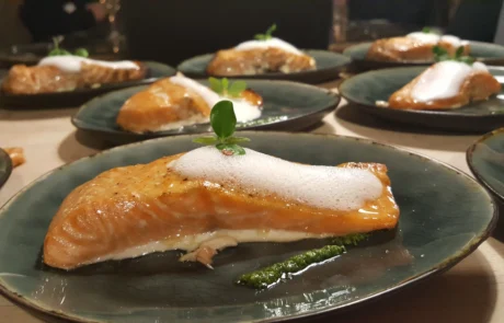 Lachsfilet auf dem Teller